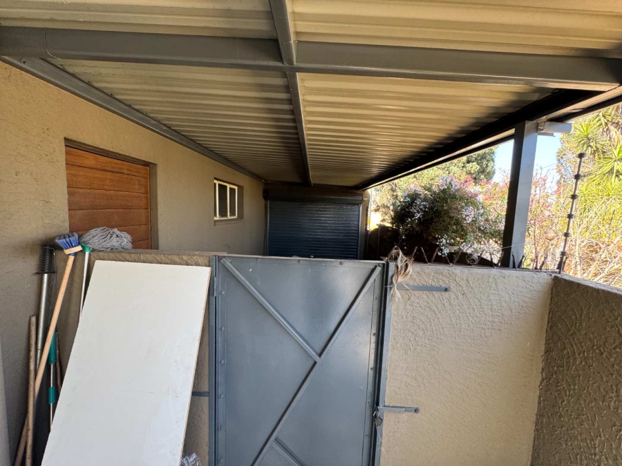 4 Bedroom Property for Sale in Verwoerdpark Gauteng