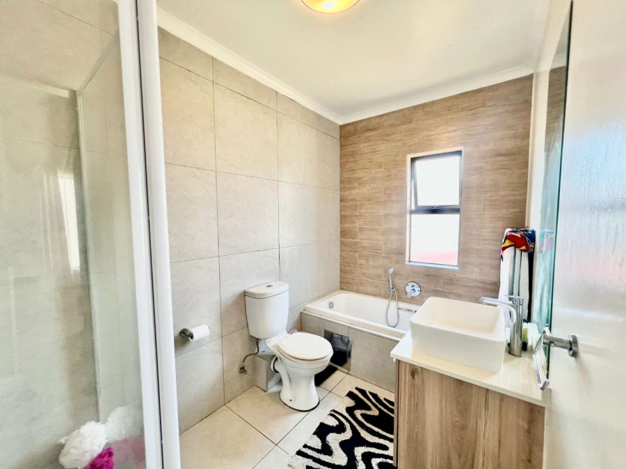 1 Bedroom Property for Sale in Modderfontein Gauteng