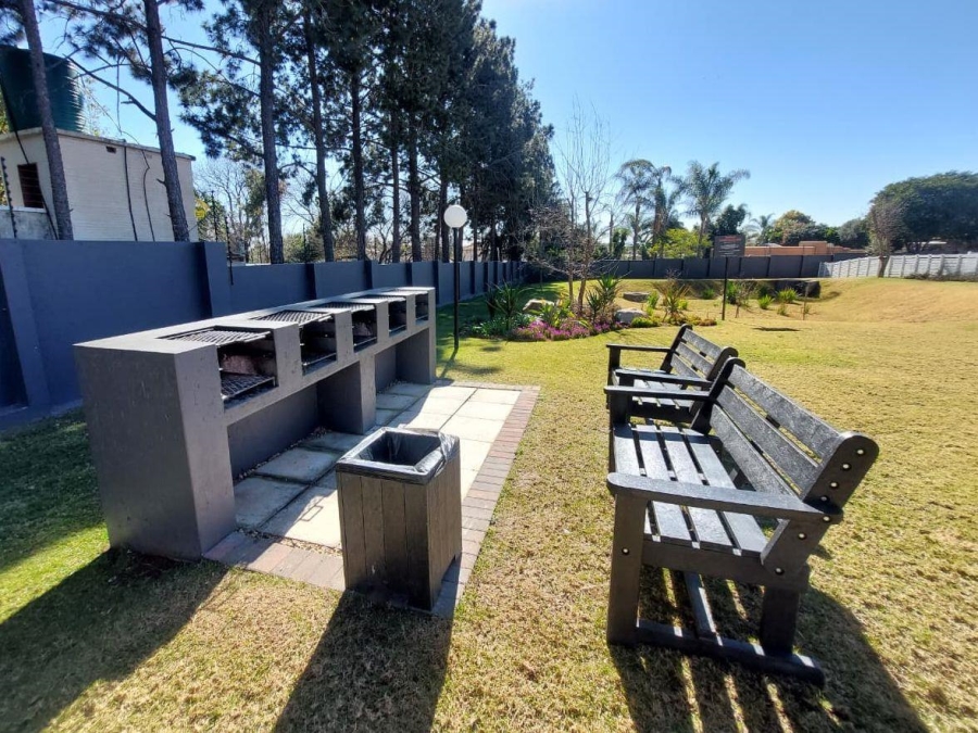To Let 2 Bedroom Property for Rent in Beverley Gauteng