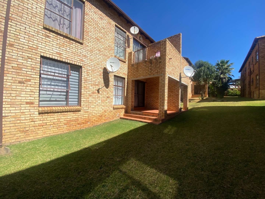 2 Bedroom Property for Sale in Wilgeheuwel Gauteng