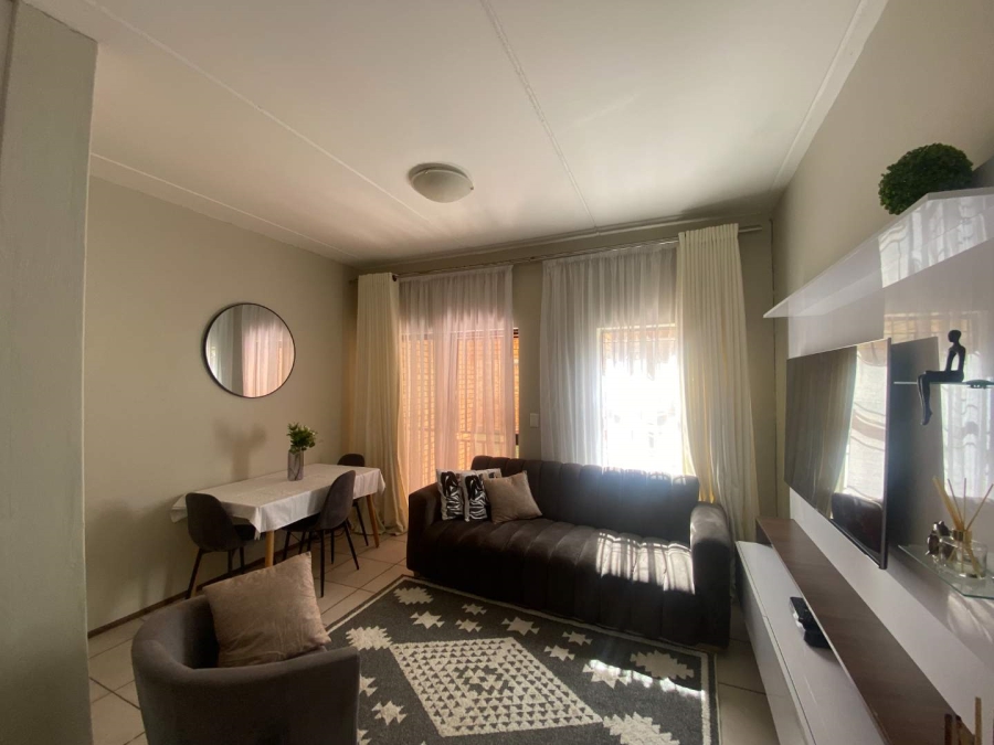 2 Bedroom Property for Sale in Wilgeheuwel Gauteng