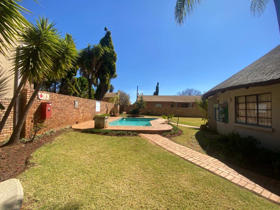 2 Bedroom Property for Sale in Wilgeheuwel Gauteng