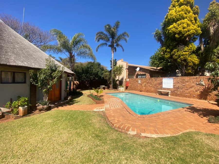 2 Bedroom Property for Sale in Wilgeheuwel Gauteng