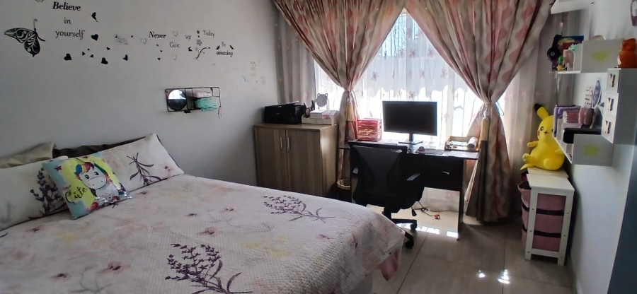 3 Bedroom Property for Sale in Raceview Gauteng