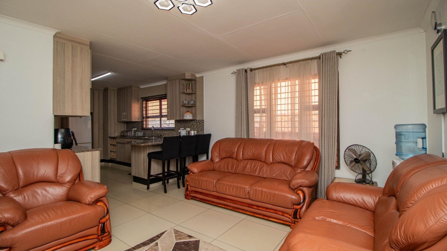 4 Bedroom Property for Sale in Bakerton Gauteng