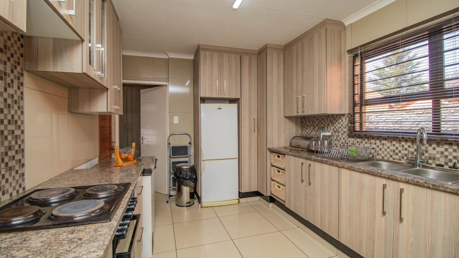 4 Bedroom Property for Sale in Bakerton Gauteng