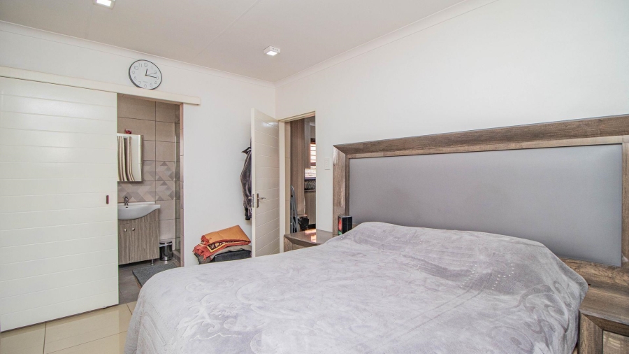 4 Bedroom Property for Sale in Bakerton Gauteng