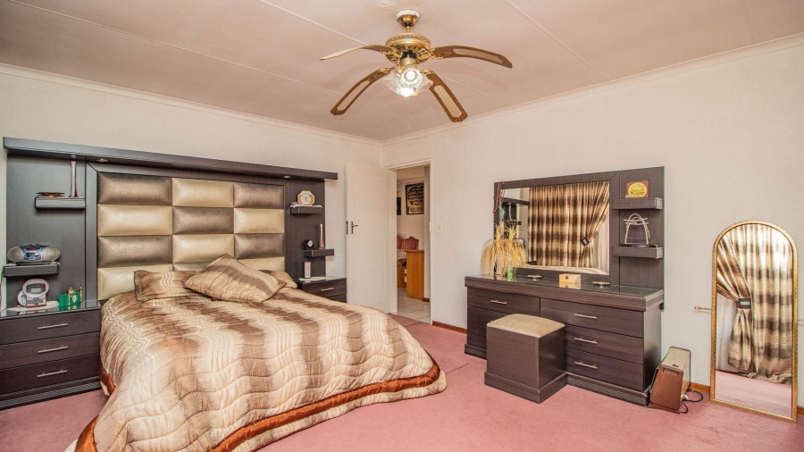 4 Bedroom Property for Sale in Bakerton Gauteng