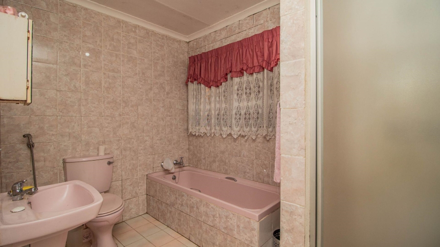 4 Bedroom Property for Sale in Bakerton Gauteng