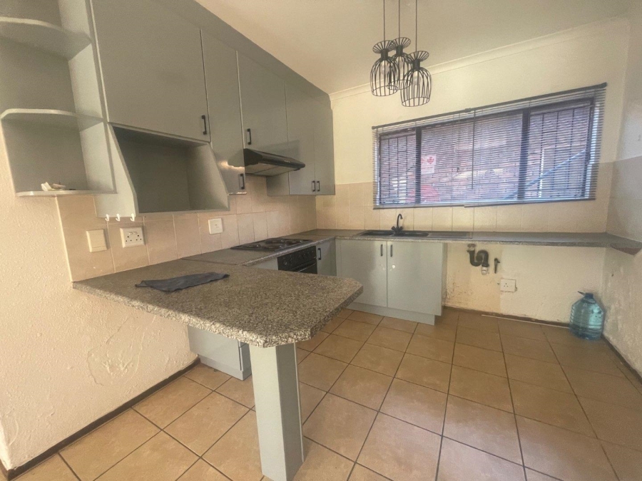 To Let 2 Bedroom Property for Rent in Edleen Gauteng