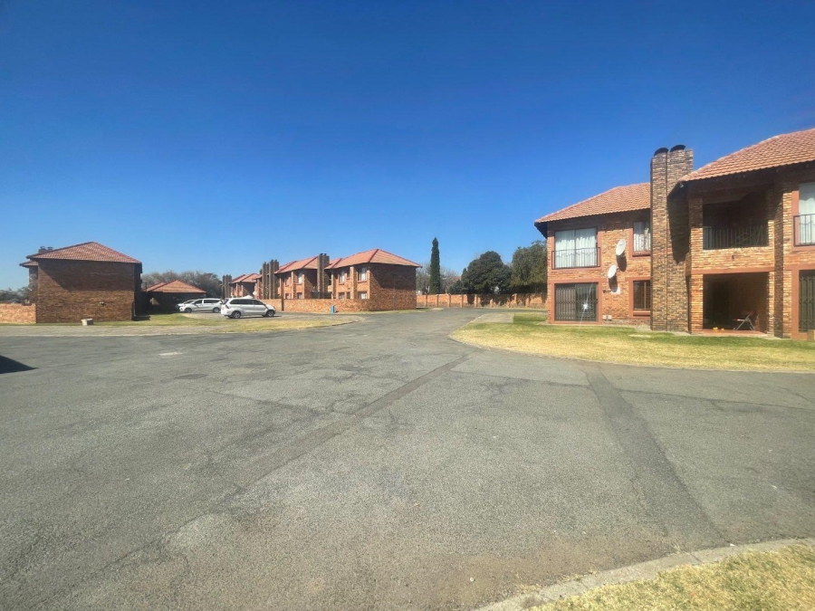 To Let 2 Bedroom Property for Rent in Edleen Gauteng