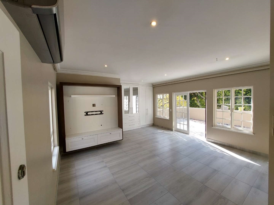 To Let 3 Bedroom Property for Rent in Sandhurst Gauteng