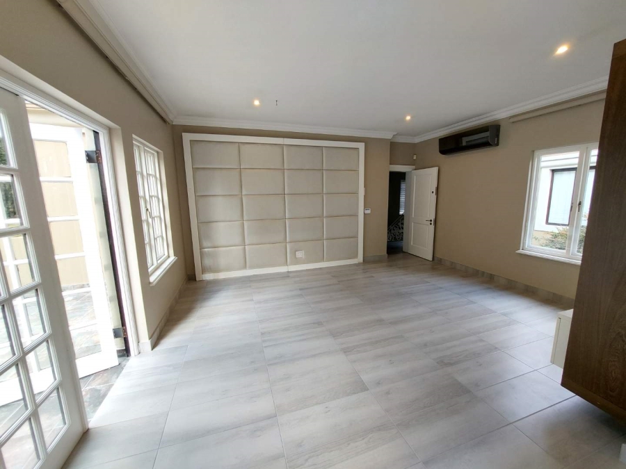 To Let 3 Bedroom Property for Rent in Sandhurst Gauteng