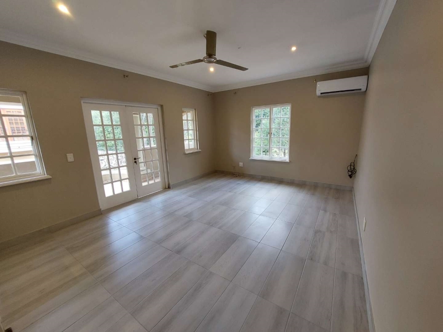 To Let 3 Bedroom Property for Rent in Sandhurst Gauteng