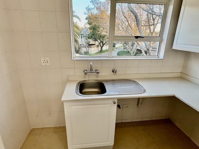 To Let 1 Bedroom Property for Rent in Parkmore Gauteng