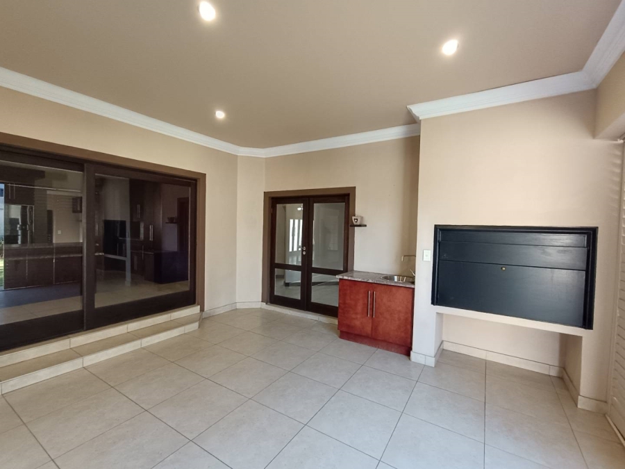 5 Bedroom Property for Sale in Midstream Estate Gauteng