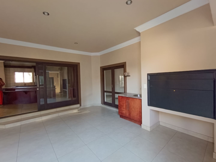 5 Bedroom Property for Sale in Midstream Estate Gauteng