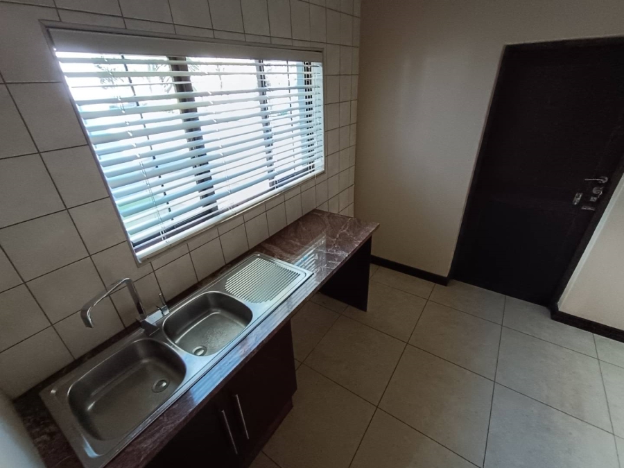 5 Bedroom Property for Sale in Midstream Estate Gauteng