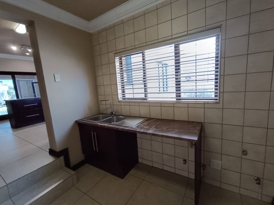 5 Bedroom Property for Sale in Midstream Estate Gauteng