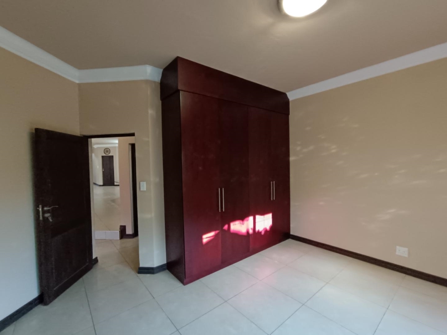 5 Bedroom Property for Sale in Midstream Estate Gauteng