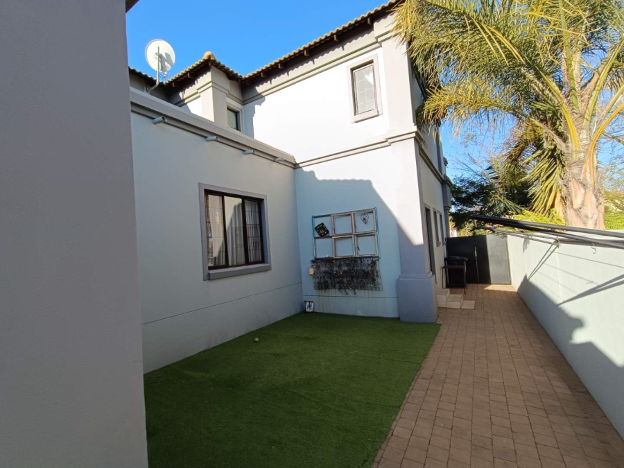 5 Bedroom Property for Sale in Midstream Estate Gauteng