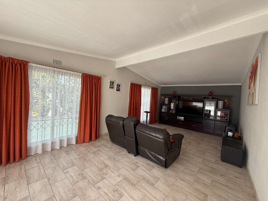 4 Bedroom Property for Sale in Horison Park Gauteng