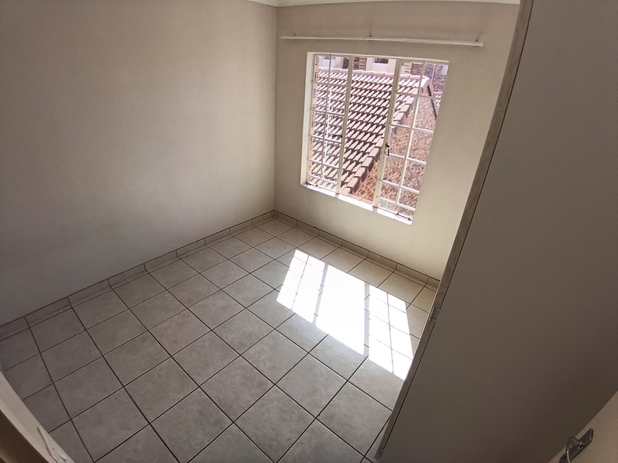 To Let 2 Bedroom Property for Rent in Olympus Gauteng