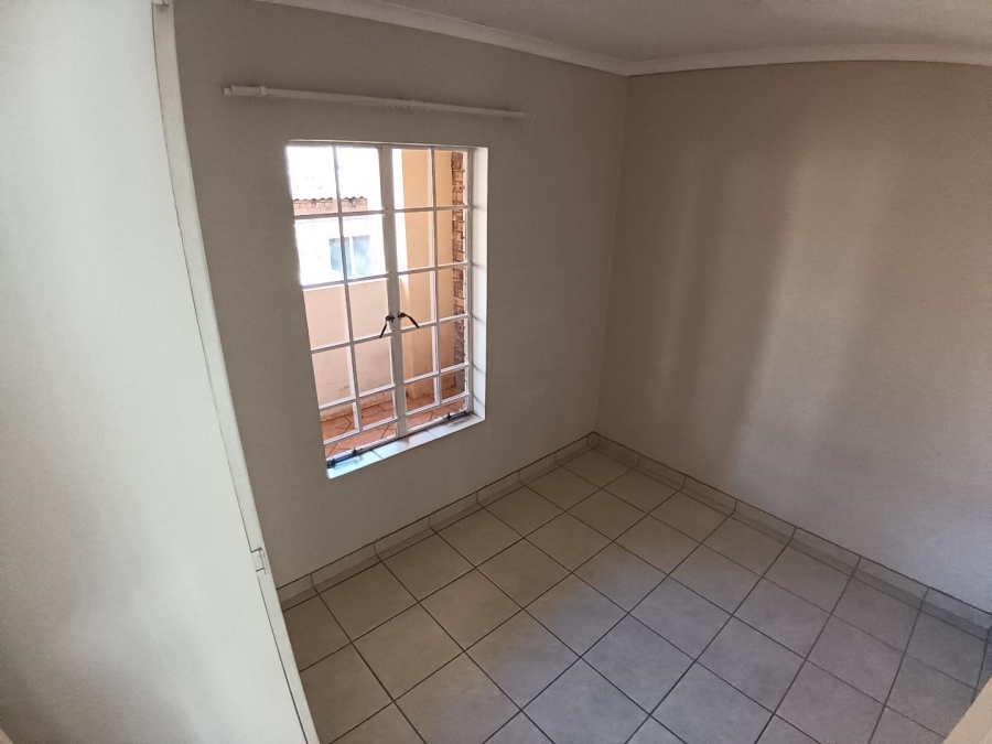 To Let 2 Bedroom Property for Rent in Olympus Gauteng