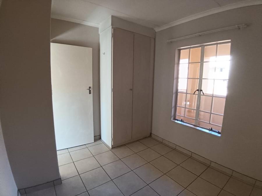 To Let 2 Bedroom Property for Rent in Olympus Gauteng