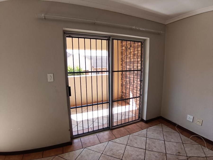 To Let 2 Bedroom Property for Rent in Olympus Gauteng