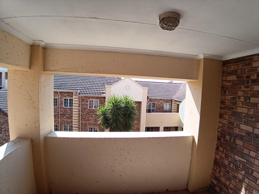 To Let 2 Bedroom Property for Rent in Olympus Gauteng