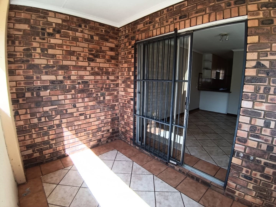 To Let 2 Bedroom Property for Rent in Olympus Gauteng