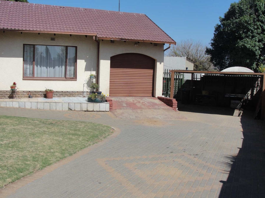 3 Bedroom Property for Sale in Birch Acres Gauteng