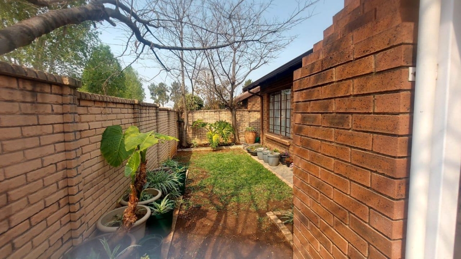 To Let 3 Bedroom Property for Rent in Equestria Gauteng