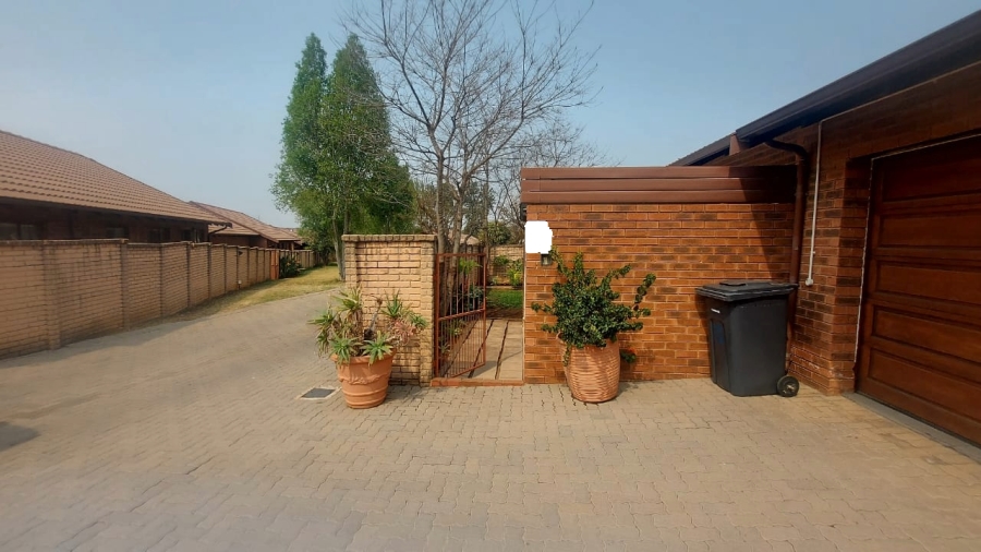 To Let 3 Bedroom Property for Rent in Equestria Gauteng