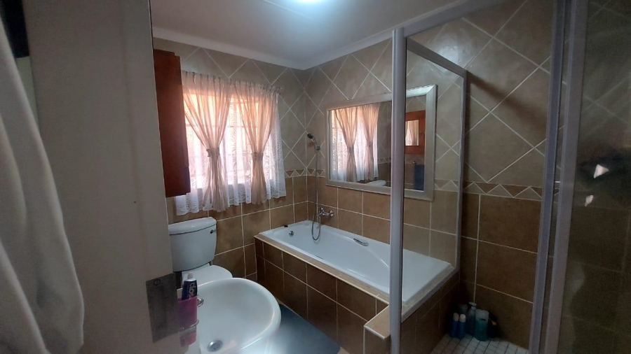 To Let 3 Bedroom Property for Rent in Equestria Gauteng
