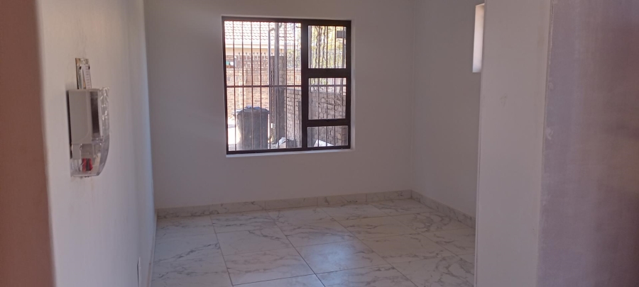 To Let 1 Bedroom Property for Rent in Kilner Park Gauteng