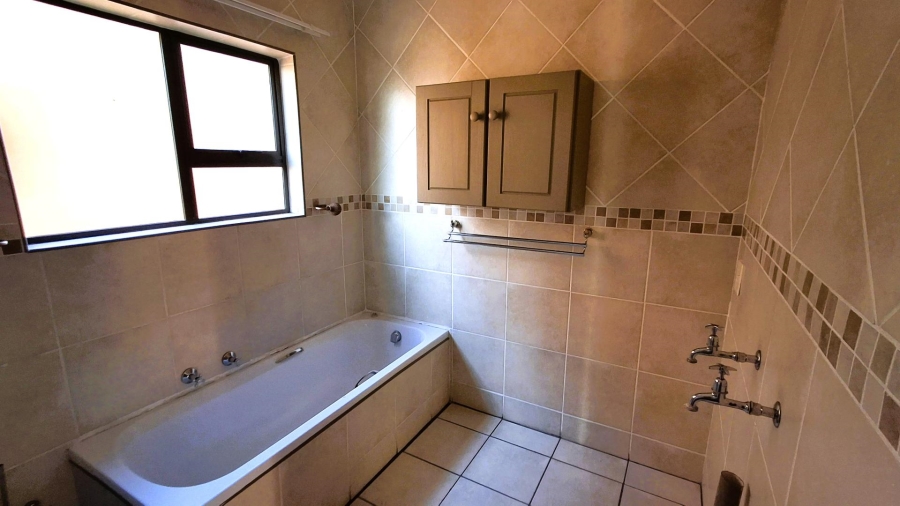 3 Bedroom Property for Sale in Dal Fouche Gauteng