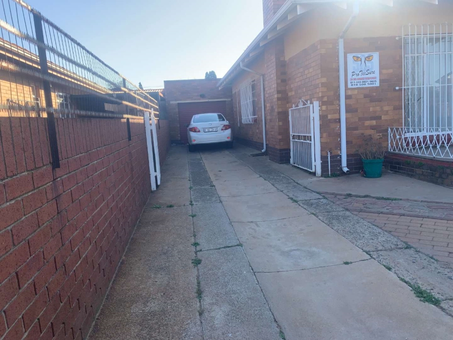 3 Bedroom Property for Sale in Towerby Gauteng