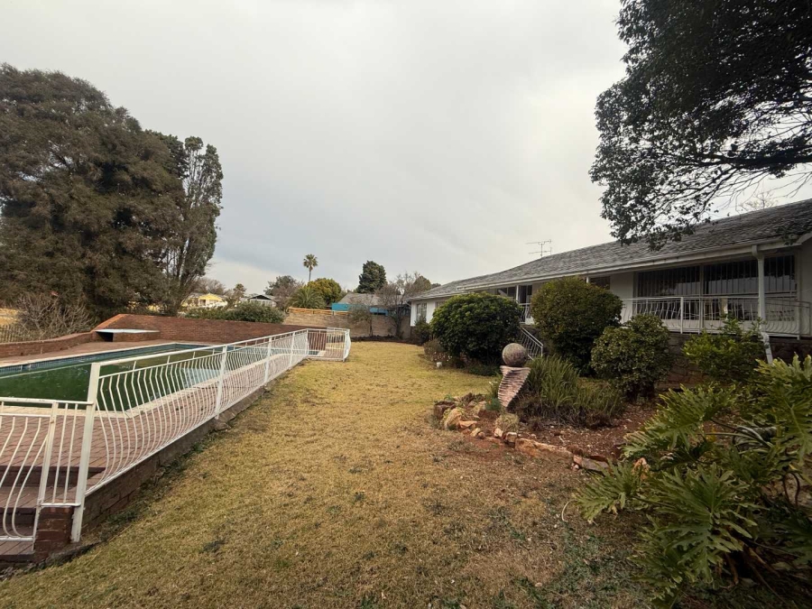 To Let 4 Bedroom Property for Rent in Florida Park Gauteng