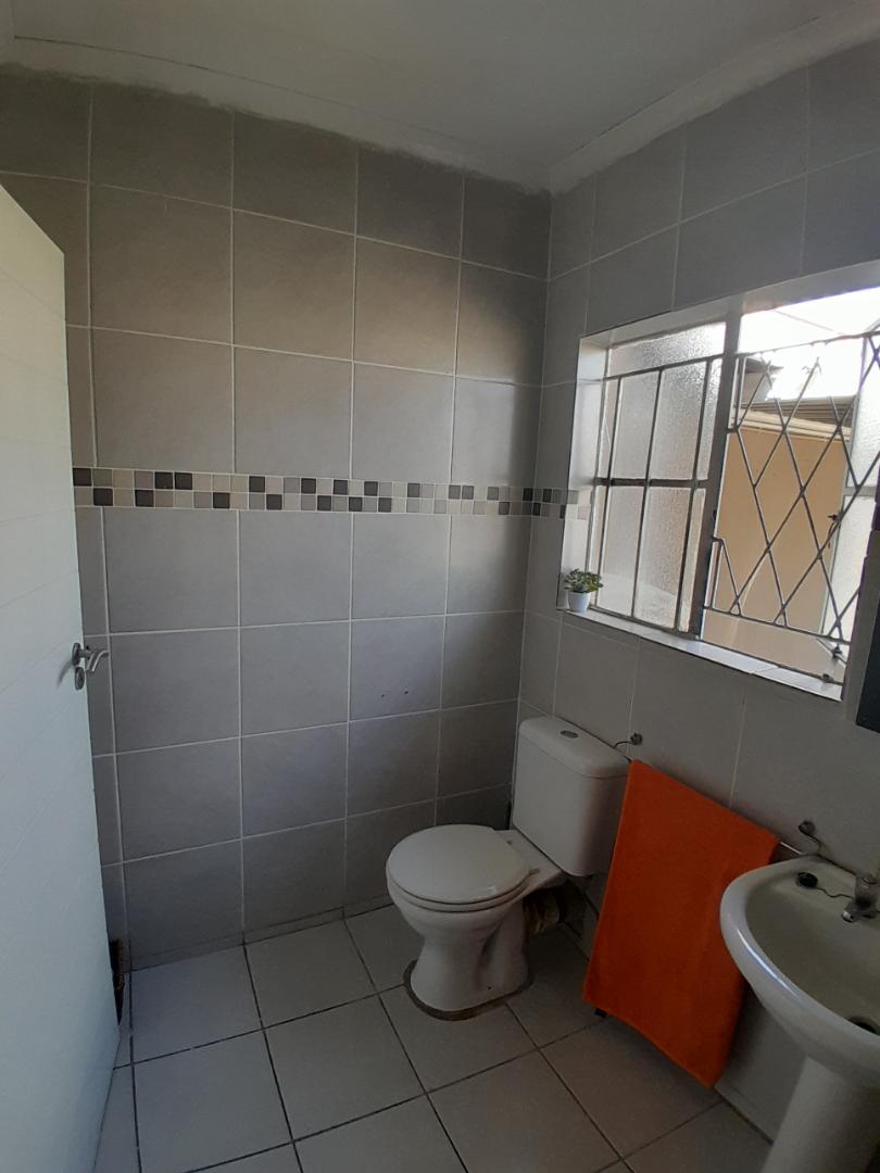 4 Bedroom Property for Sale in Verwoerdpark Gauteng
