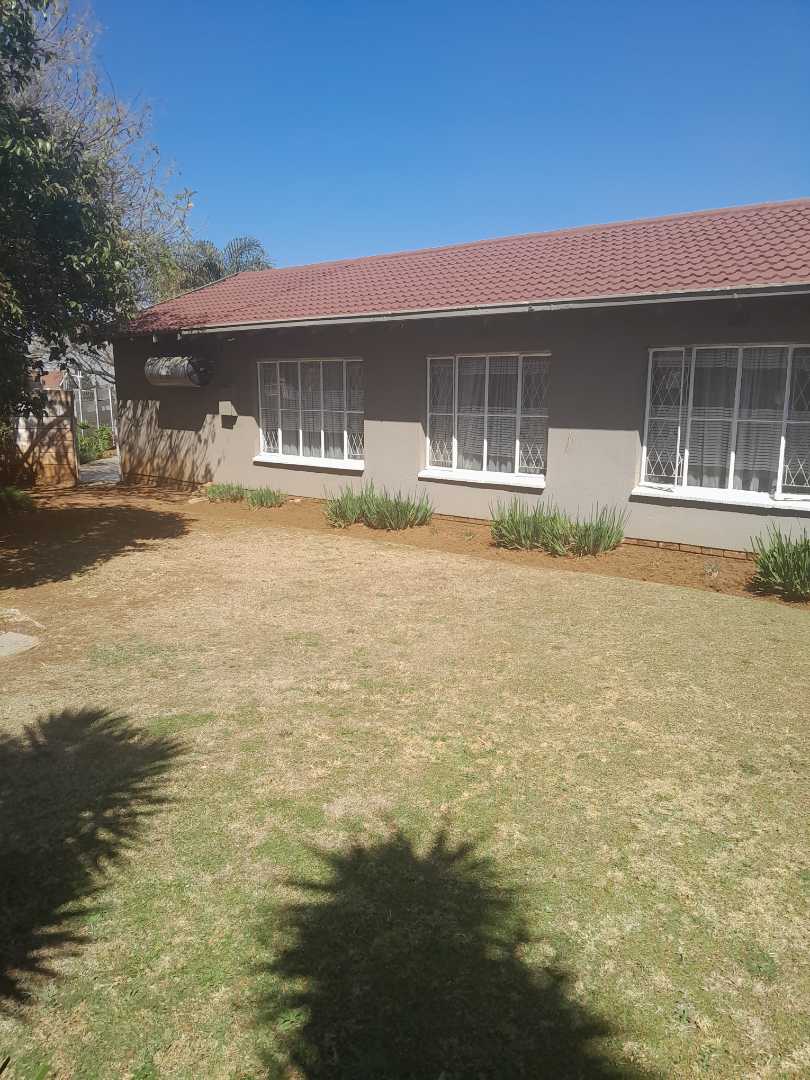 4 Bedroom Property for Sale in Verwoerdpark Gauteng