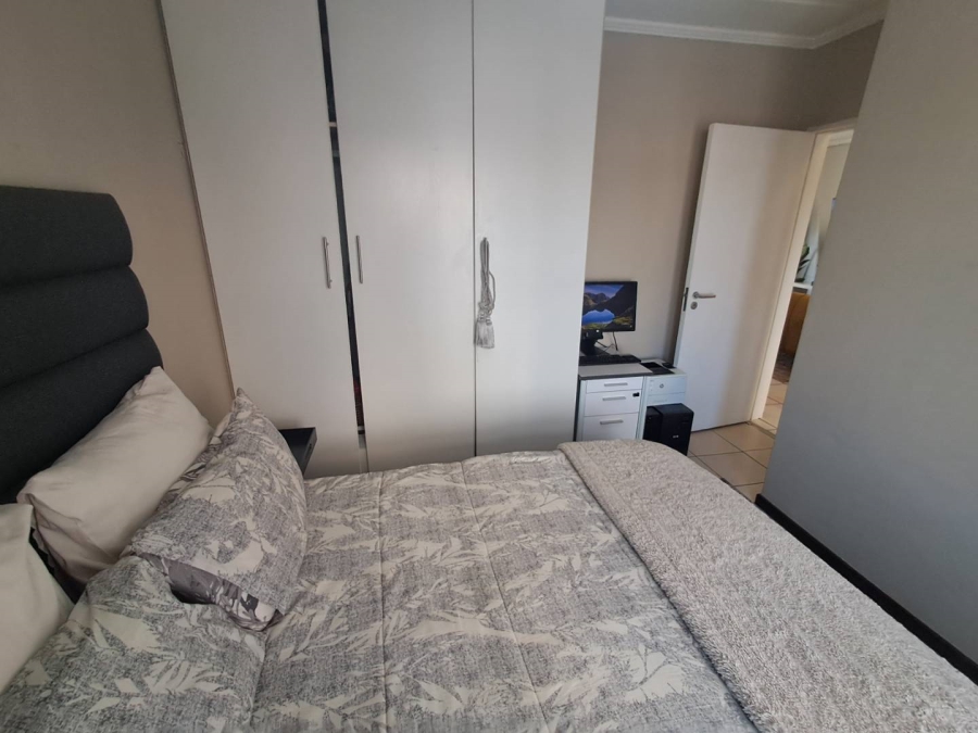 2 Bedroom Property for Sale in Summerfields Estate Gauteng