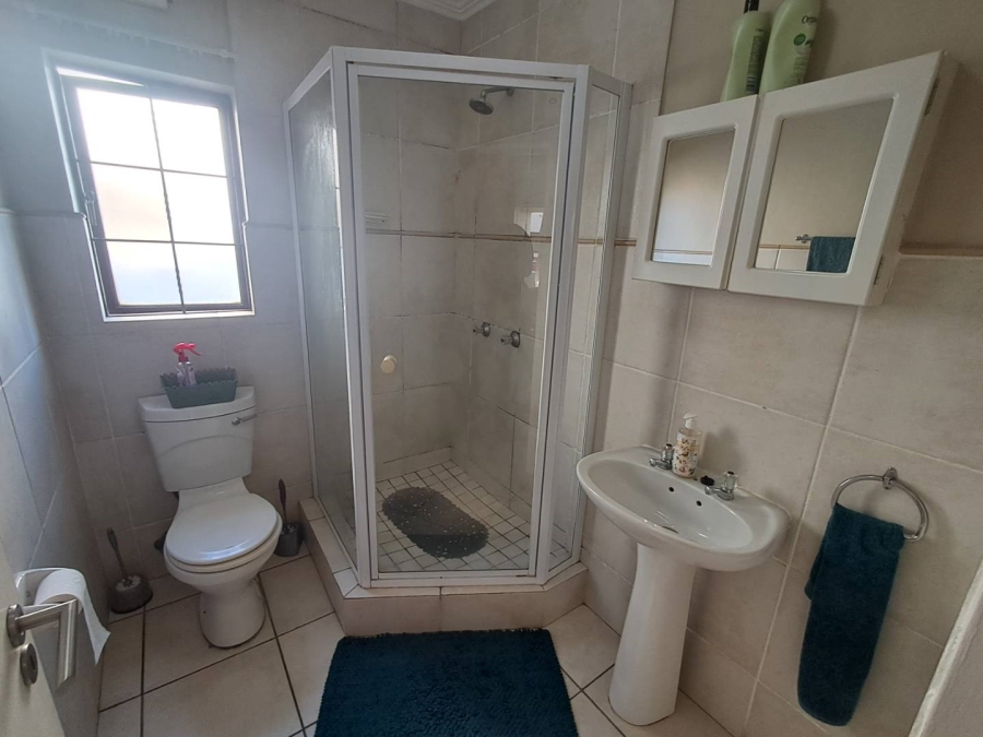 2 Bedroom Property for Sale in Summerfields Estate Gauteng