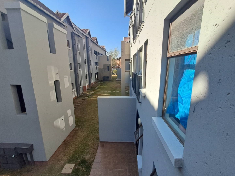 2 Bedroom Property for Sale in Summerfields Estate Gauteng