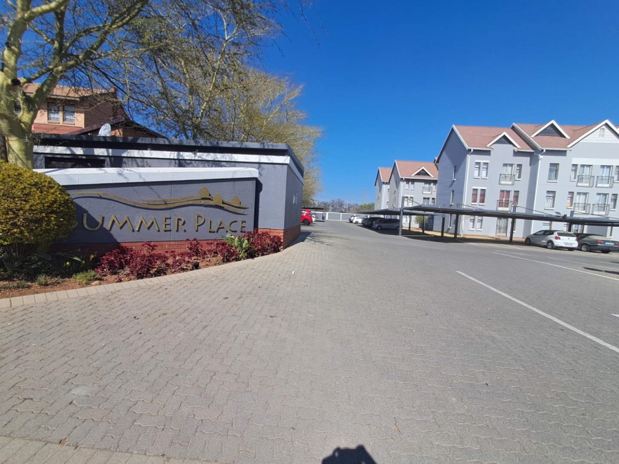 2 Bedroom Property for Sale in Summerfields Estate Gauteng