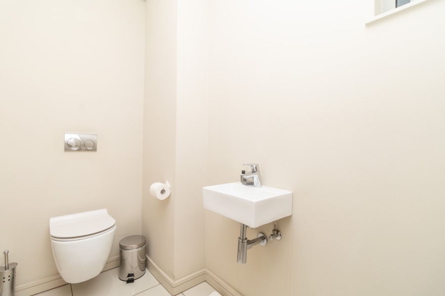2 Bedroom Property for Sale in Rosebank Gauteng