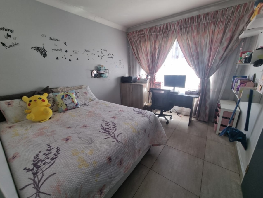 3 Bedroom Property for Sale in Raceview Gauteng