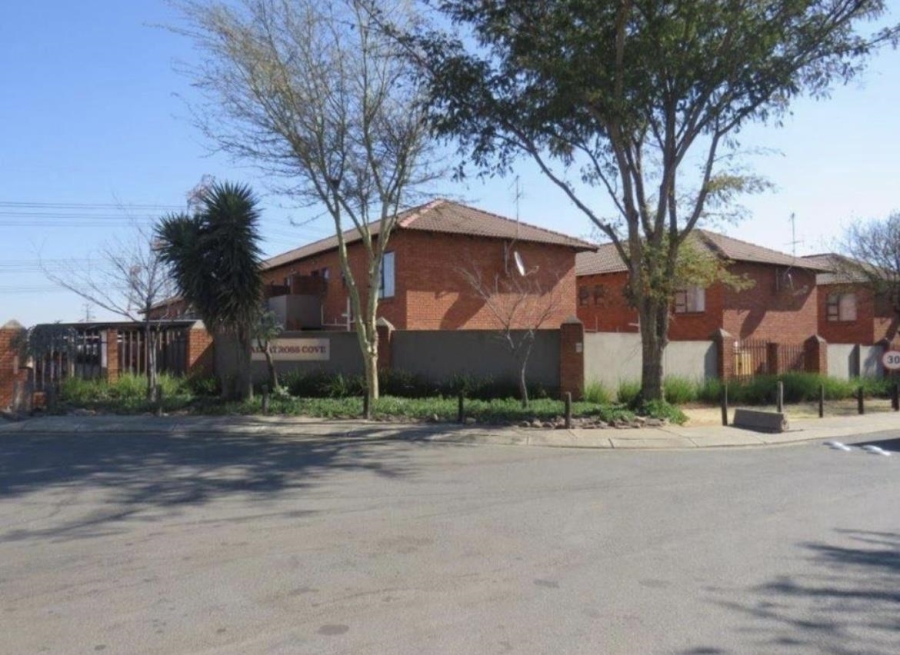 2 Bedroom Property for Sale in Alrode Gauteng