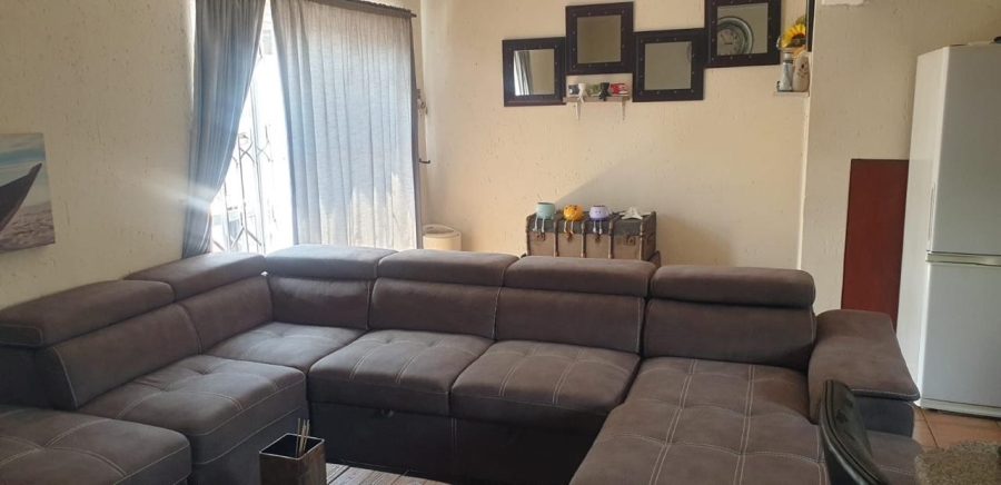 2 Bedroom Property for Sale in Greenstone Hill Gauteng